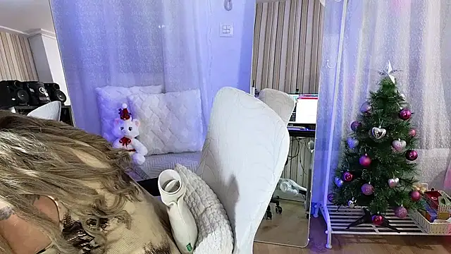 Snapshot of Tawny_cox chatting on December 22, 12:24 pm Tawny cox online show from December 22, 12:24 pm