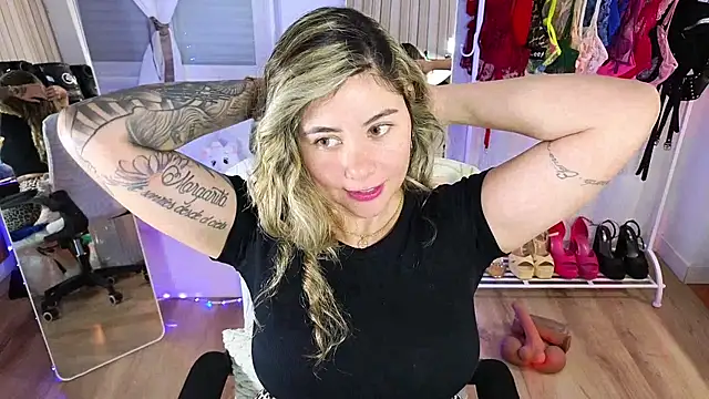 Snapshot of Tawny_cox chatting on January 14, 9:26 am Tawny cox online show from January 14, 9:26 am