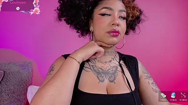 foxxy-lov3 online show from March 6, 1:40 pm