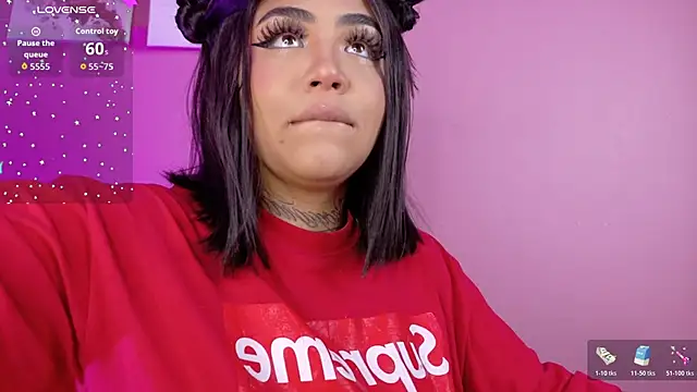 foxxy-lov3 online show from April 15, 2:13 pm