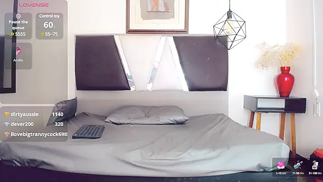 hilary rodriguez online show from January 19, 1:32 am