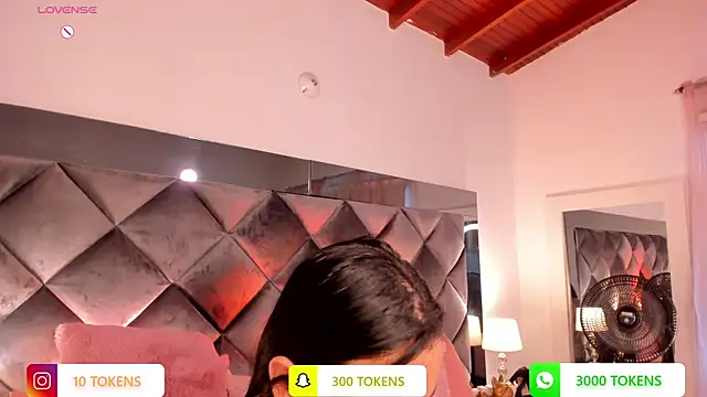 Snapshot of sofhiaa_adaams chatting on March 7, 6:43 pm sofhiaa adaams online show from March 7, 6:43 pm