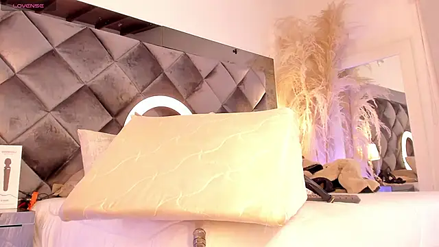 Snapshot of sofhiaa_adaams chatting on October 30, 11:16 pm sofhiaa adaams online show from October 30, 11:16 pm