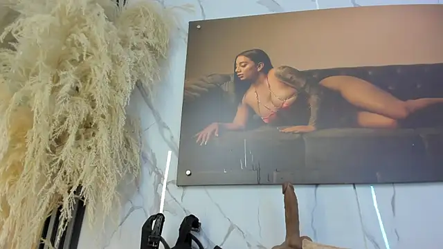 Snapshot of sofhiaa_adaams chatting on December 3, 9:13 pm sofhiaa adaams online show from December 3, 9:13 pm