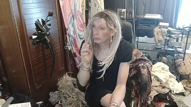 Ombeline1 online show from May 28, 3:42 pm