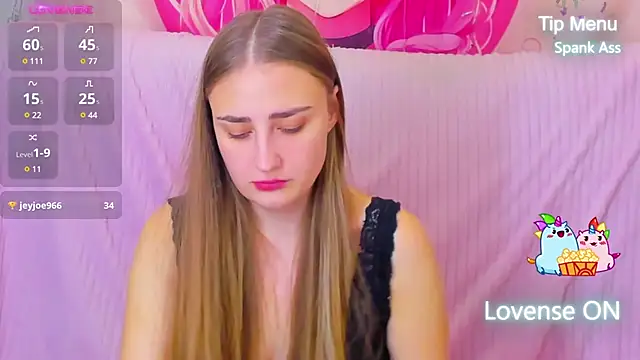 Snapshot of MilliStrii chatting on December 23, 12:57 am MilliStrii online show from December 23, 12:57 am