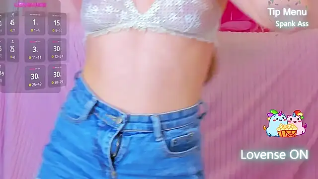 Snapshot of MilliStrii chatting on February 4, 4:05 am MilliStrii online show from February 4, 4:05 am