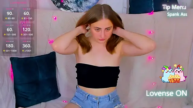 Snapshot of MilliStrii chatting on September 16, 1:28 am MilliStrii online show from September 16, 1:28 am