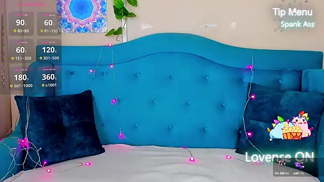 Snapshot of MilliStrii chatting on October 4, 1:36 am MilliStrii online show from October 4, 1:36 am