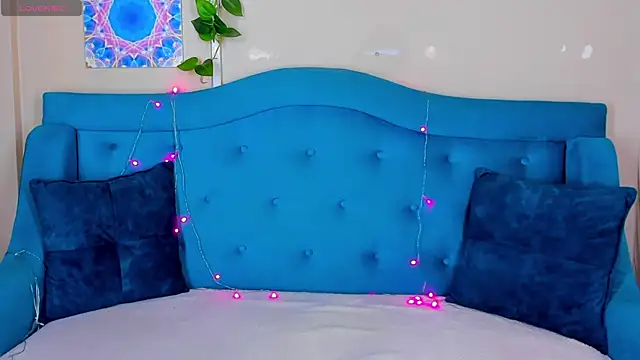 Snapshot of MilliStrii chatting on November 8, 1:39 am MilliStrii online show from November 8, 1:39 am