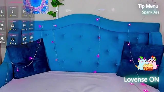 Snapshot of MilliStrii chatting on November 27, 1:40 am MilliStrii online show from November 27, 1:40 am