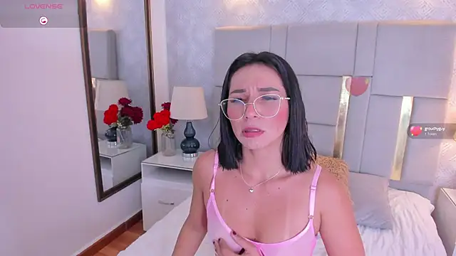 Camilaa Sanchez  online show from February 6, 10:59 am