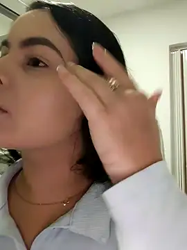 Lia Hurley online show from December 23, 3:01 pm