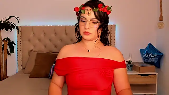 Lia Hurley online show from February 14, 5:03 pm