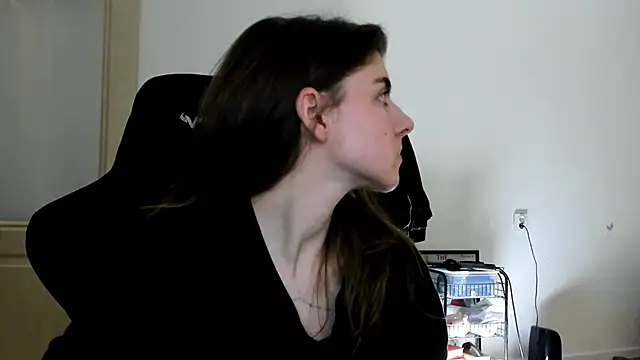 emmamurrr online show from November 7, 2:06 pm