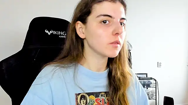 emmamurrr online show from December 1, 9:36 am