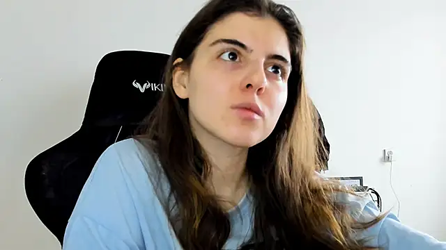 emmamurrr online show from December 15, 10:52 am