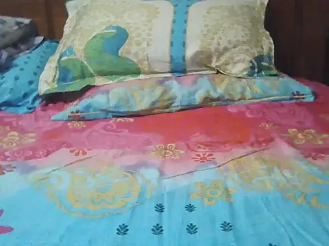 Snapshot of Nuttysub chatting on December 18, 2:17 am Nuttysub online show from December 18, 2:17 am