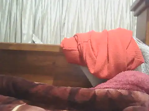 Snapshot of Nuttysub chatting on January 7, 1:52 am Nuttysub online show from January 7, 1:52 am