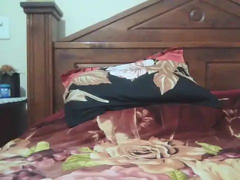 Snapshot of Nuttysub chatting on January 15, 2:49 am Nuttysub online show from January 15, 2:49 am