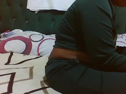 Snapshot of Sexy_Riri chatting on April 18, 10:10 pm Sexy Riri online show from April 18, 10:10 pm