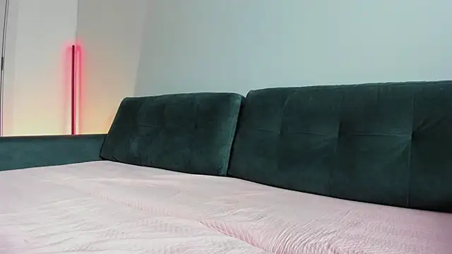 Midnight Mi online show from June 9, 2:28 pm
