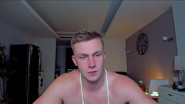 Samuel Andrew online show from June 16, 3:20 am