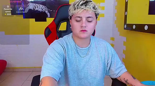 isabeautyx19 online show from March 23, 3:54 am