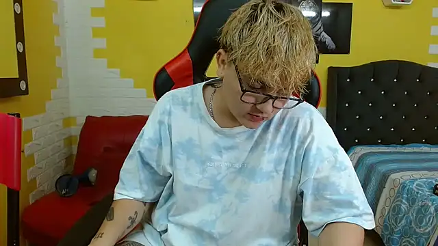 isabeautyx19 online show from October 6, 2:31 am