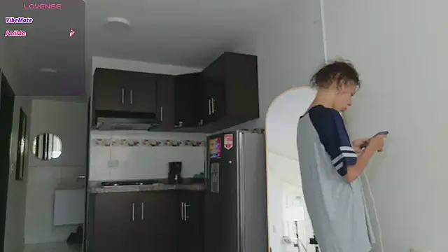 grey   27 online show from March 9, 12:09 pm