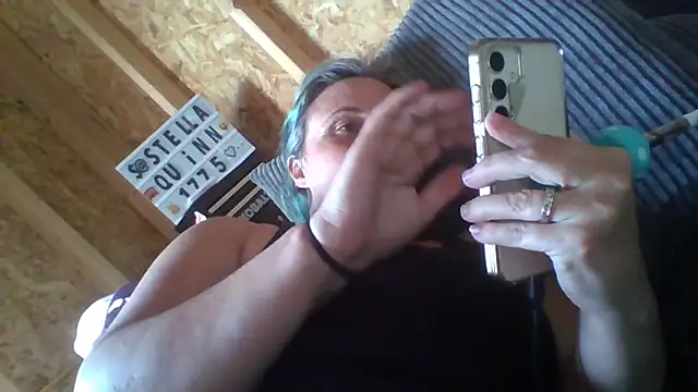 stellaquinn1775 online show from December 17, 6:36 pm