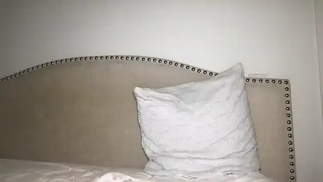 xoxcatt online show from December 16, 7:26 am