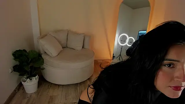 Snapshot of miss_catalina9 chatting on December 4, 5:16 am miss catalina9 online show from December 4, 5:16 am