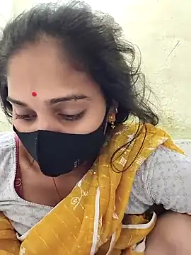 Snapshot of Hi_Radhika chatting on February 25, 1:09 am Hi Radhika online show from February 25, 1:09 am