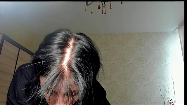 Snapshot of JulisSweet chatting on January 6, 8:14 am JulisSweet online show from January 6, 8:14 am