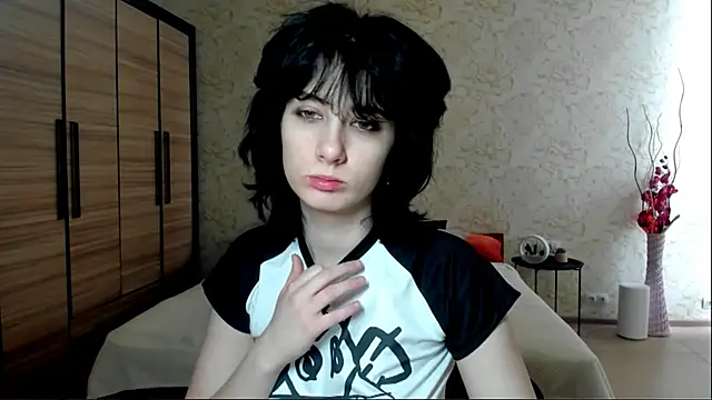 Snapshot of JulisSweet chatting on February 3, 7:40 am JulisSweet online show from February 3, 7:40 am