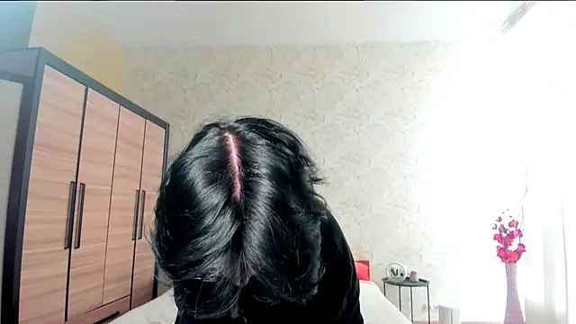 Snapshot of JulisSweet chatting on February 10, 7:36 am JulisSweet online show from February 10, 7:36 am