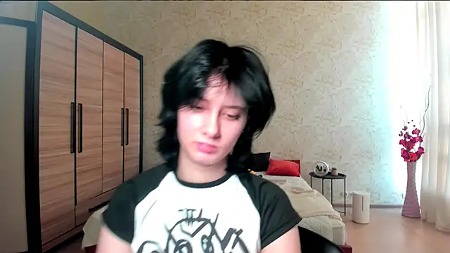Snapshot of JulisSweet chatting on February 10, 1:44 pm JulisSweet online show from February 10, 1:44 pm