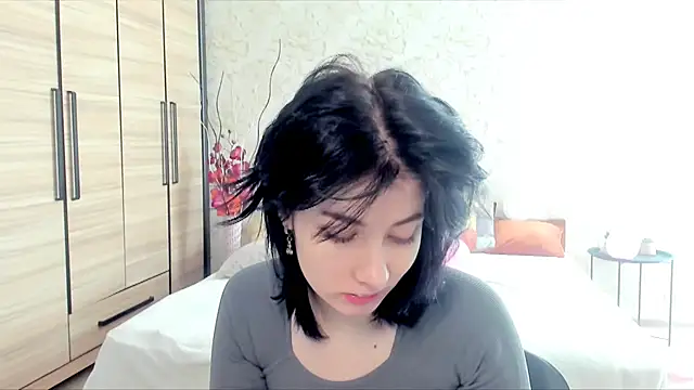 Snapshot of JulisSweet chatting on March 8, 7:27 am JulisSweet online show from March 8, 7:27 am