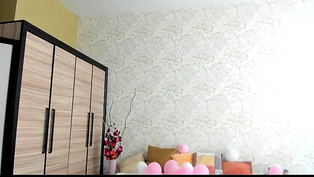 Snapshot of JulisSweet chatting on March 8, 10:32 am JulisSweet online show from March 8, 10:32 am