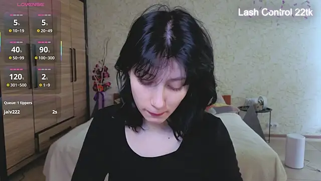 JulisSweet online show from April 14, 6:30 am