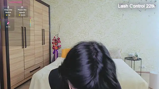 Snapshot of JulisSweet chatting on May 1, 6:29 am JulisSweet online show from May 1, 6:29 am