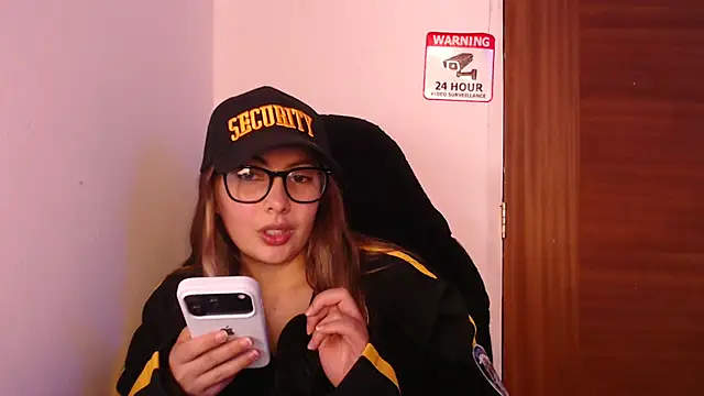 lalawhitte online show from March 25, 8:26 pm