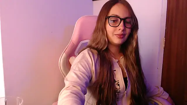 lalawhitte online show from March 27, 9:03 pm