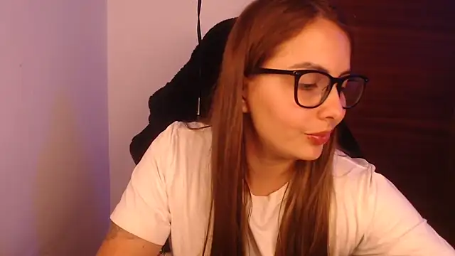 lalawhitte online show from April 14, 8:37 pm