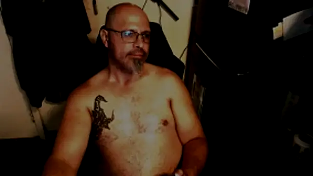 KrazyLegz online show from May 22, 4:56 pm