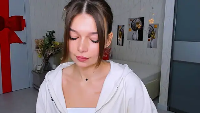 ContinentOfTranquility online show from February 3, 4:04 am