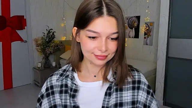 ContinentOfTranquility online show from February 4, 1:13 am