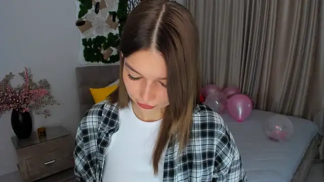 ContinentOfTranquility online show from February 15, 5:19 am