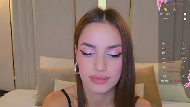 Snapshot of BellaHalles chatting on October 24, 6:10 am BellaHalles online show from October 24, 6:10 am